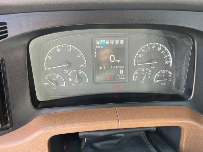 2022 Freightliner Cascadia-11