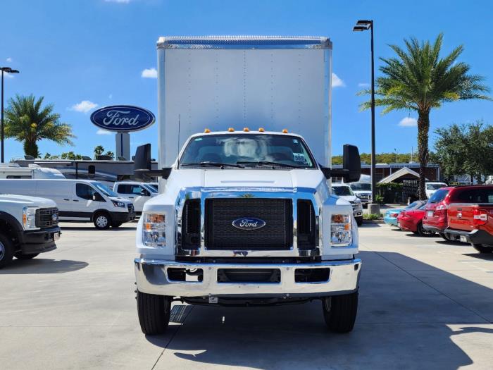 2025 Ford F-750-2