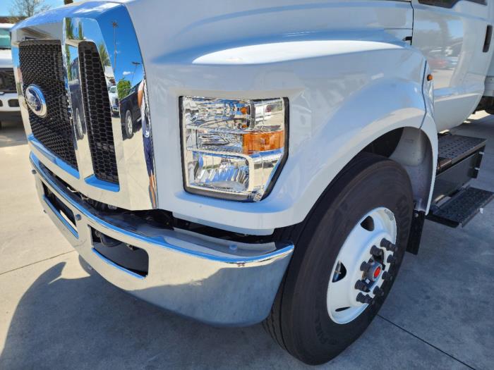 2025 Ford F-750-10