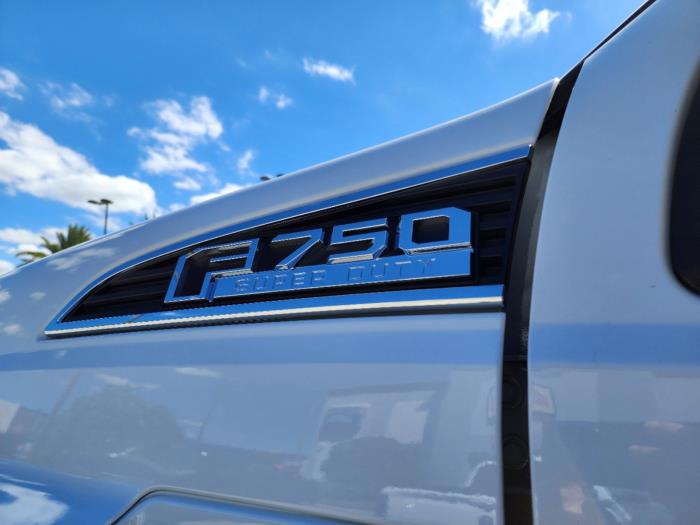 2025 Ford F-750-13