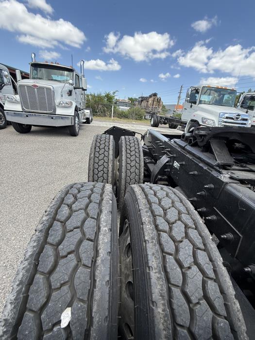 2020 Peterbilt 567-15