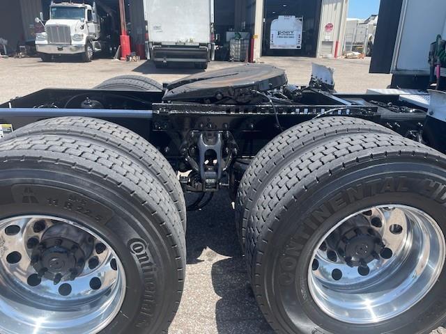 2020 Peterbilt 579-5