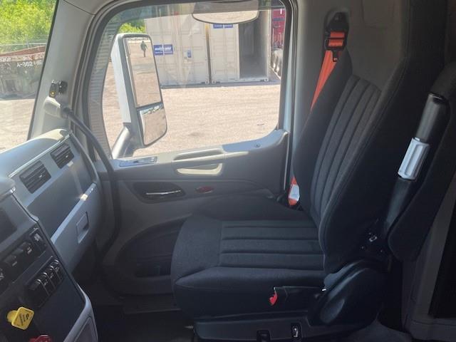 2020 Peterbilt 579-17