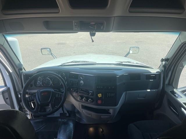 2020 Peterbilt 579-18