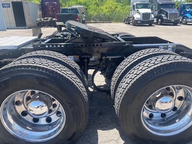 2021 Peterbilt 579-4