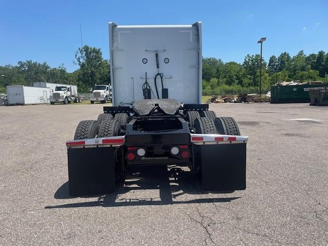 2021 Peterbilt 579-5