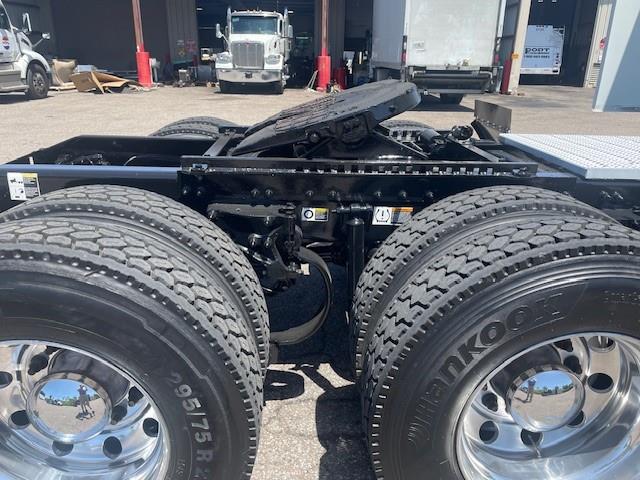 2021 Peterbilt 579-6