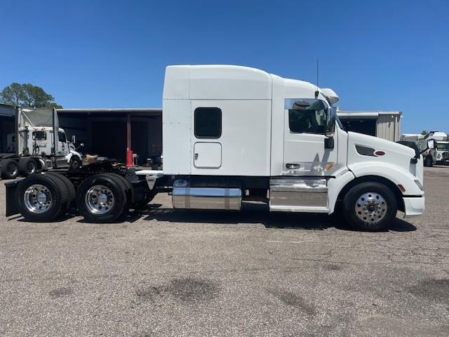 2021 Peterbilt 579-7