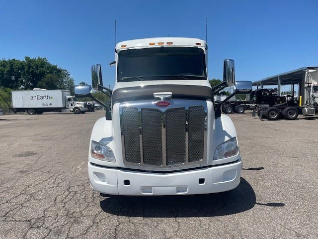 2021 Peterbilt 579-8