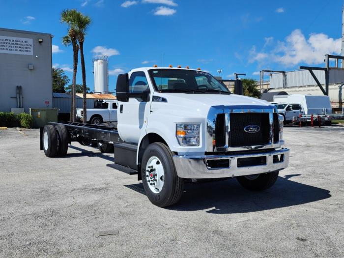 2025 Ford F-750-3