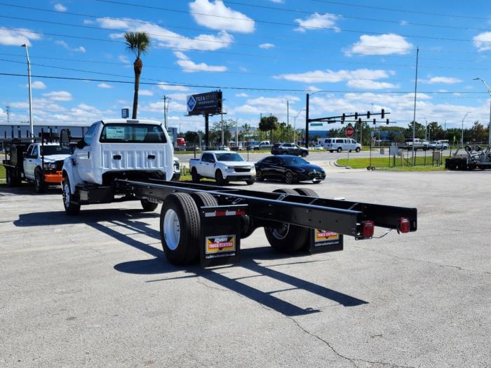 2025 Ford F-750-7
