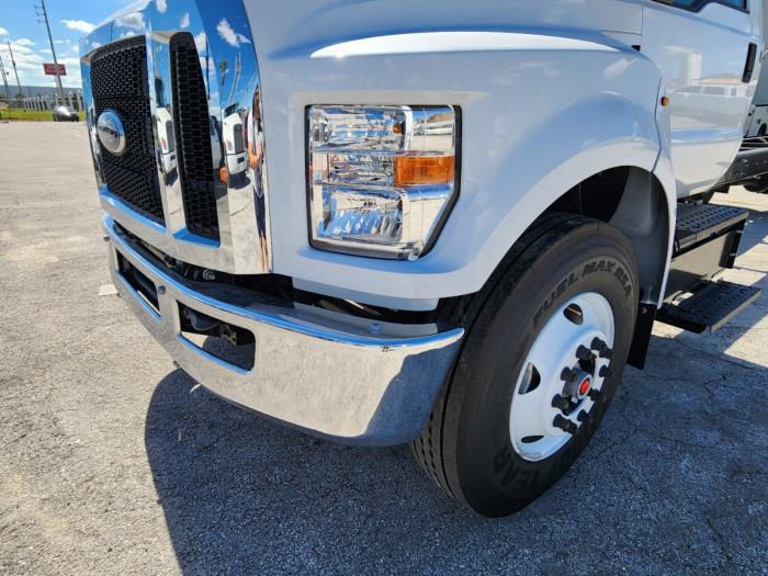2025 Ford F-750-10