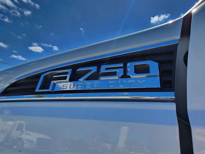 2025 Ford F-750-11