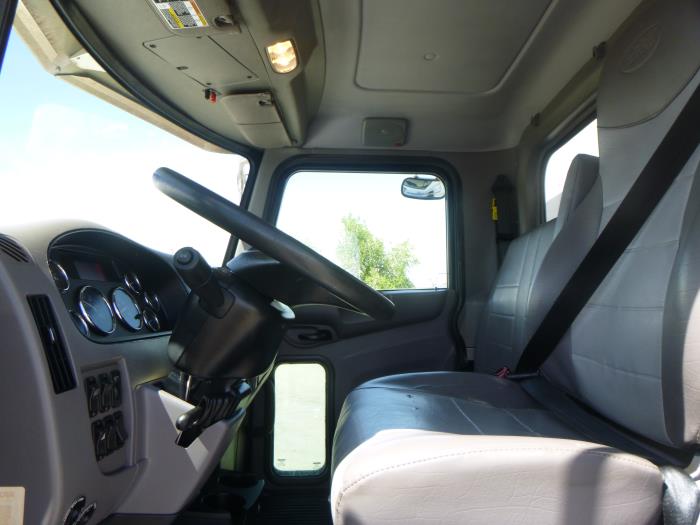 2019 Peterbilt 337-17