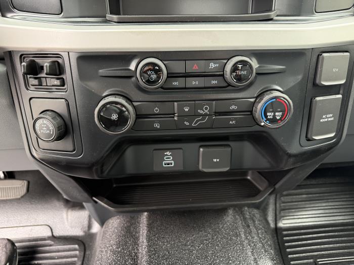 2025 Ford F-350-31