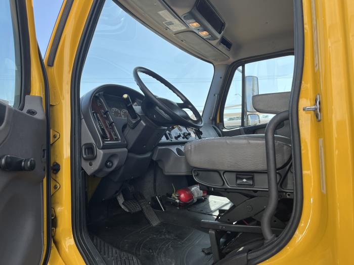 2020 Freightliner Business Class M2 106-8