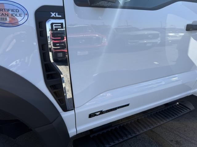 2025 Ford F-550-20