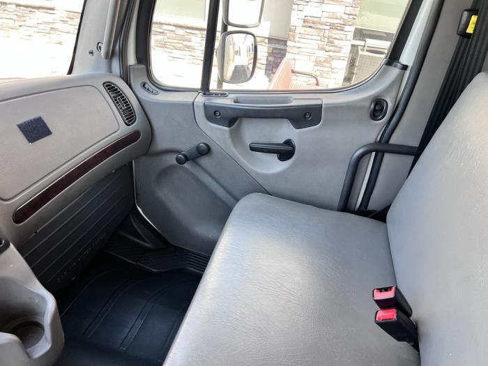 2019 Freightliner Business Class M2 106-16