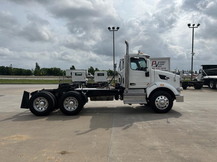 2020 Peterbilt 567-6