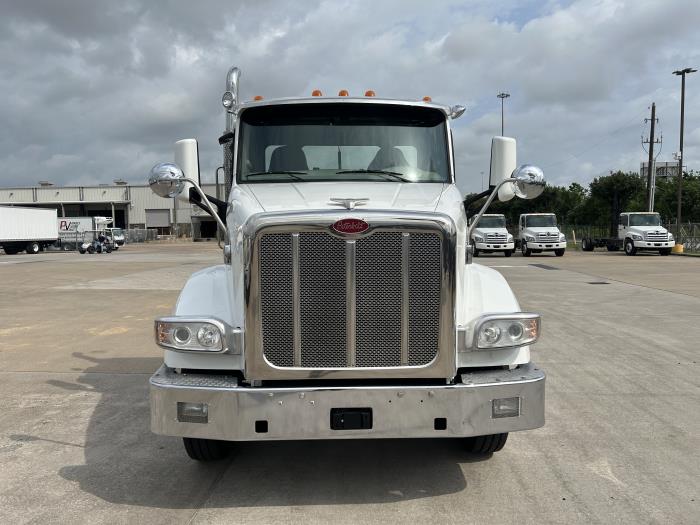 2020 Peterbilt 567-8