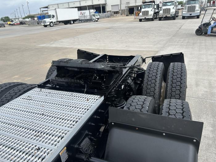 2020 Peterbilt 567-14