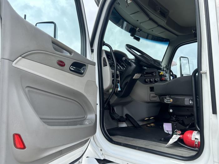 2020 Peterbilt 567-24