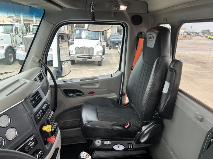 2020 Peterbilt 567-25