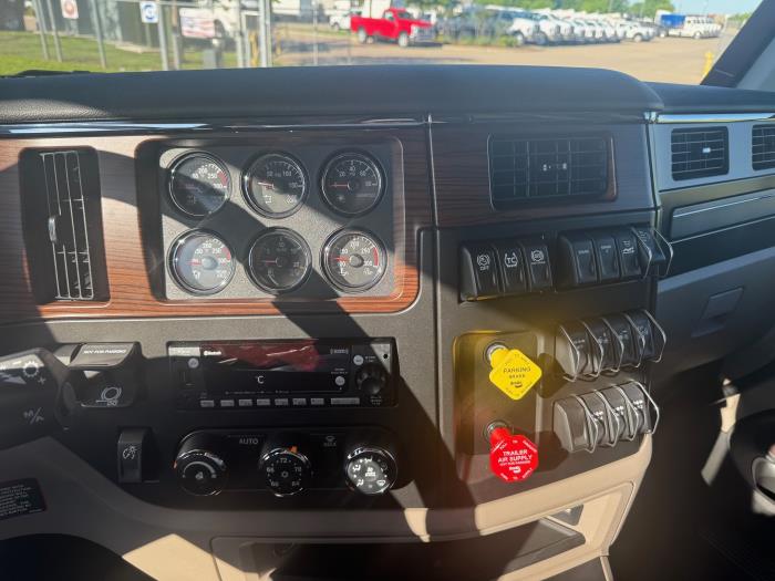 2026 Peterbilt 579-16