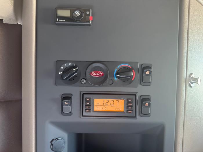 2026 Peterbilt 579-29
