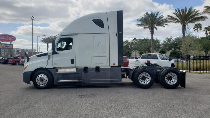 2021 Freightliner Cascadia-9