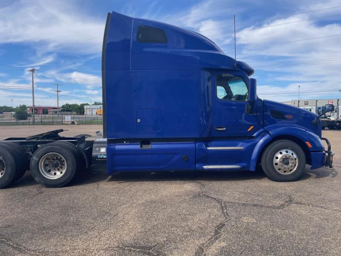 2022 Peterbilt 579-8