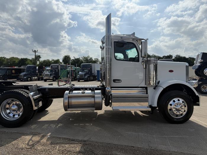 2026 Peterbilt 589-13