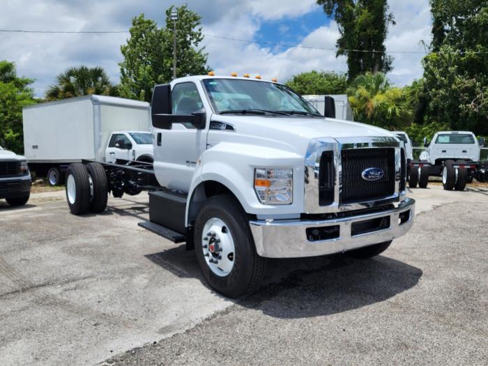2026 Ford F-750-3