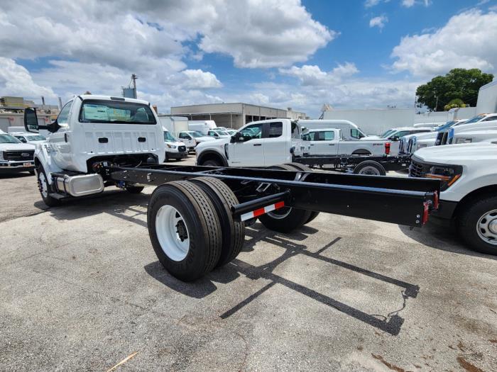 2026 Ford F-750-7