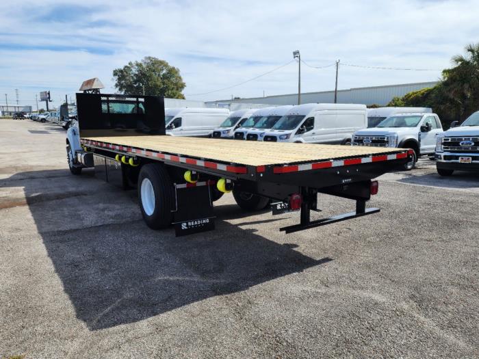 2025 Ford F-750-7
