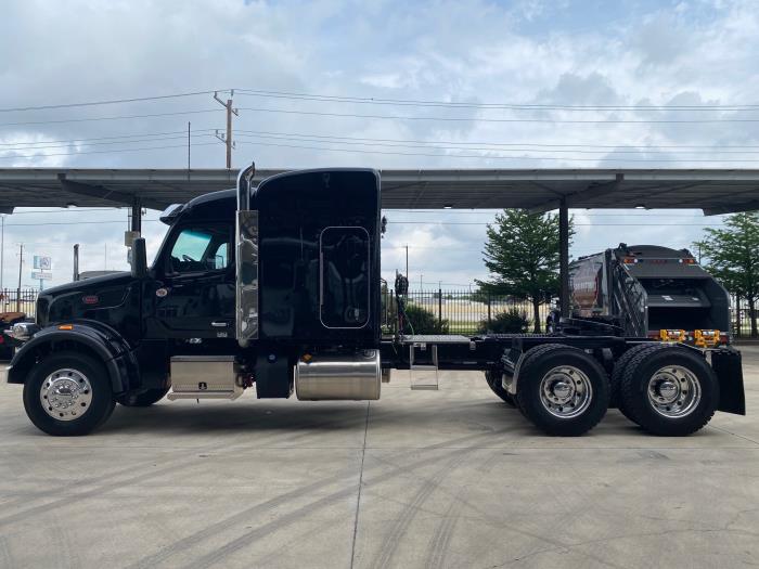 2025 Peterbilt 567-3