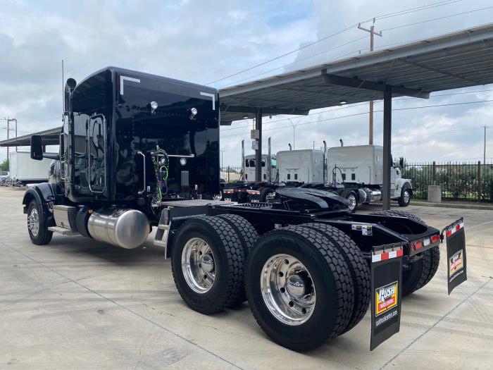 2025 Peterbilt 567-4