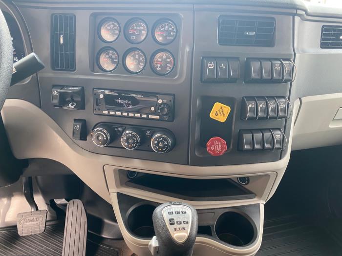 2025 Peterbilt 567-12