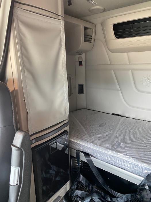 2025 Peterbilt 567-14