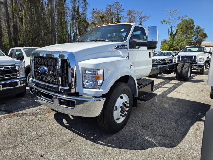 2026 Ford F-750-1
