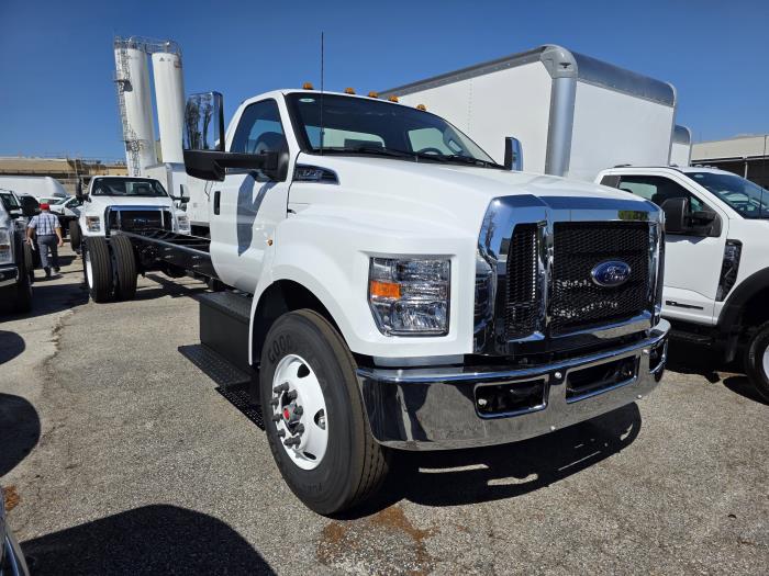 2026 Ford F-750-2