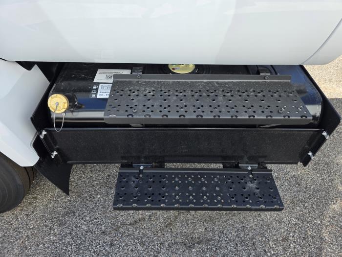 2026 Ford F-750-13