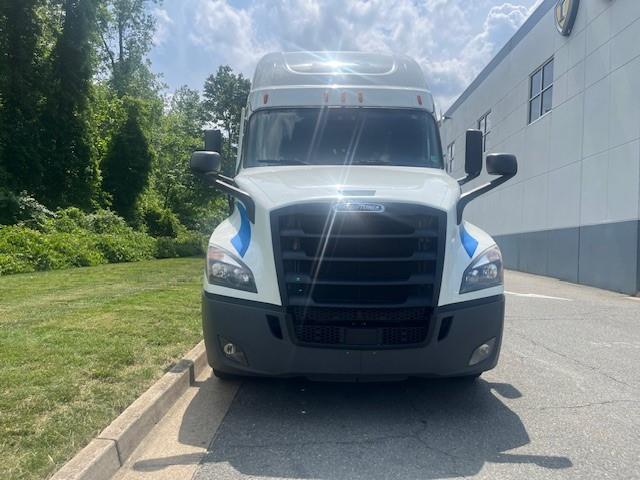 2021 Freightliner Cascadia-2