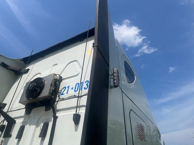 2021 Freightliner Cascadia-11
