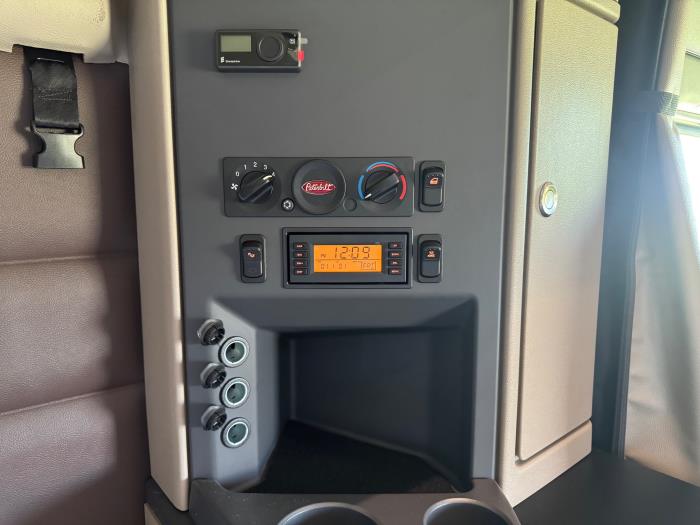 2026 Peterbilt 579-25