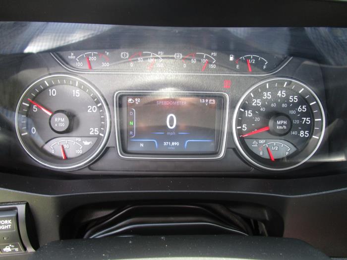 2020 International LT625-26
