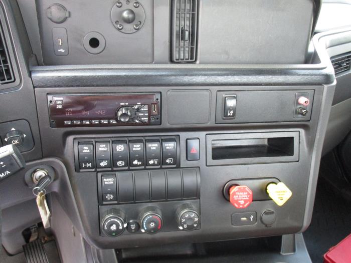 2020 International LT625-26