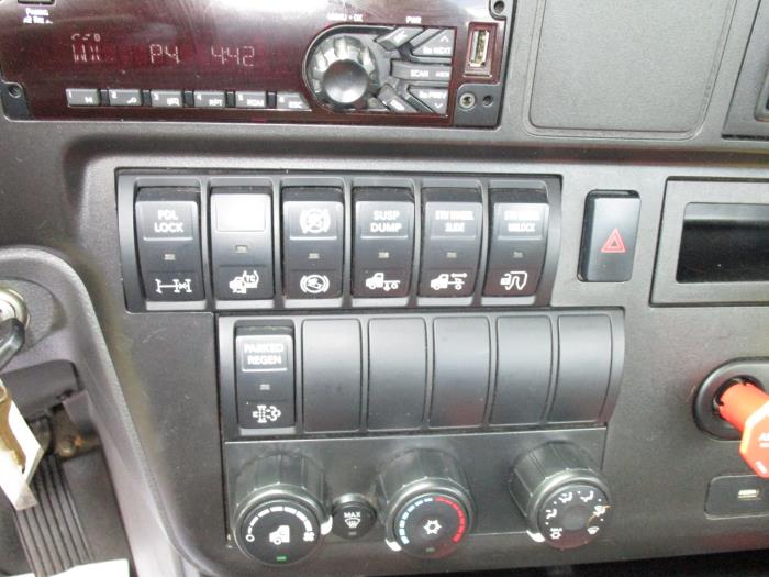 2020 International LT625-30