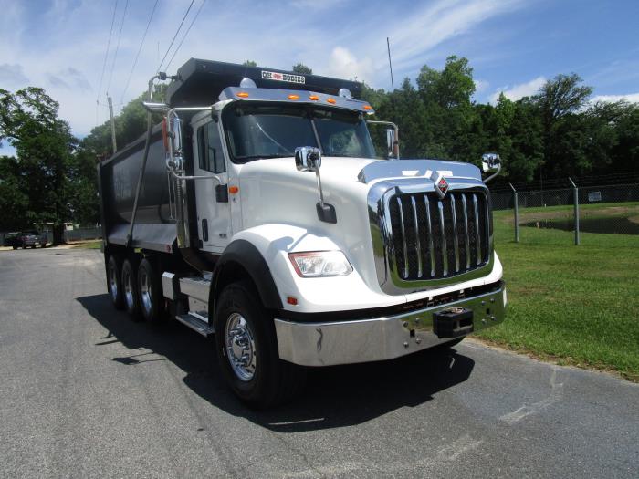2020 International HX620-2