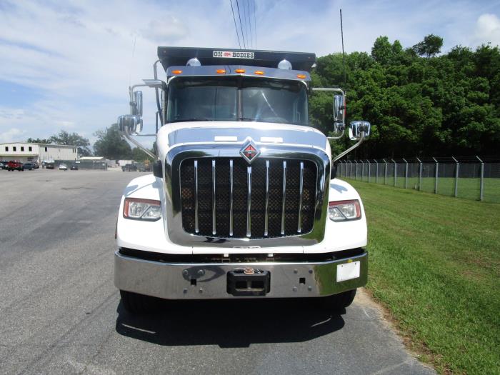 2020 International HX620-3